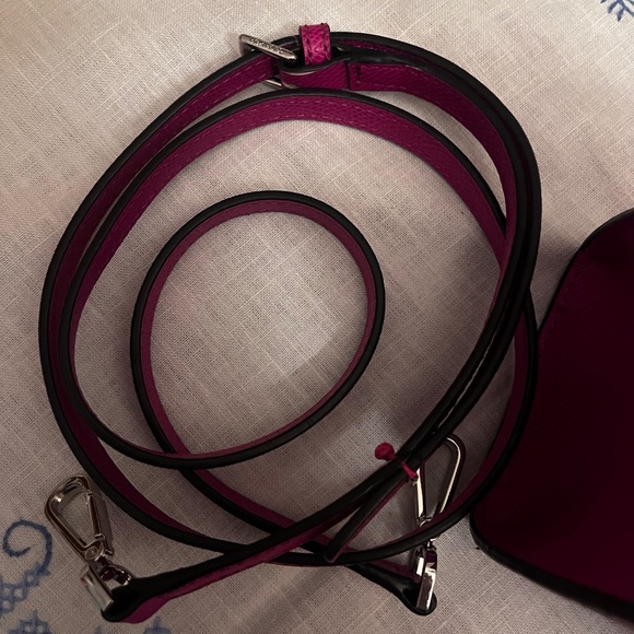 Calvin Klein Fuchsia Hand/Cross Body Purse / BRAND NEW - Picture 14 of 16